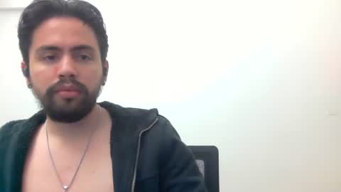 Snapshot of alejo_shy chatting on 11-13-25, 04:00 alejo_shy online show from 11-13-25, 04:00