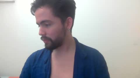 Snapshot of alejo_shy chatting on 12-15-25, 01:32 alejo_shy online show from 12-15-25, 01:32