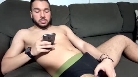 Snapshot of alejocoleman chatting on 10-29-25, 10:22 alejocoleman online show from 10-29-25, 10:22