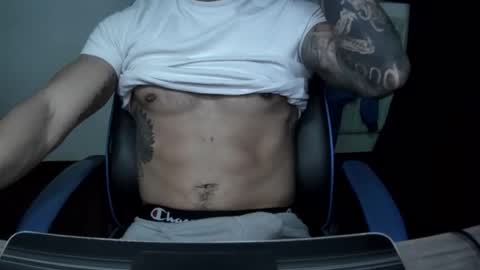 alejoduarte16 online show from 12-04-25, 06:49