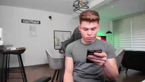 Snapshot of alejoo_twink chatting on 03-05-25, 10:32 ONLYFANS Alejoo twink online show from 03-05-25, 10:32