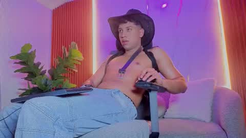 Snapshot of alejostonevg chatting on 02-06-26, 07:28 Alejo online show from 02-06-26, 07:28