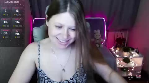 Snapshot of alekasamui chatting on 01-04-25, 03:50 Aleksa online show from 01-04-25, 03:50