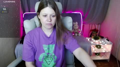 Snapshot of alekasamui chatting on 01-06-25, 03:53 Aleksa online show from 01-06-25, 03:53