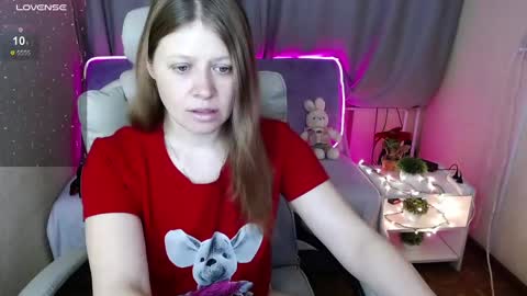 Snapshot of alekasamui chatting on 01-16-25, 01:48 Aleksa online show from 01-16-25, 01:48