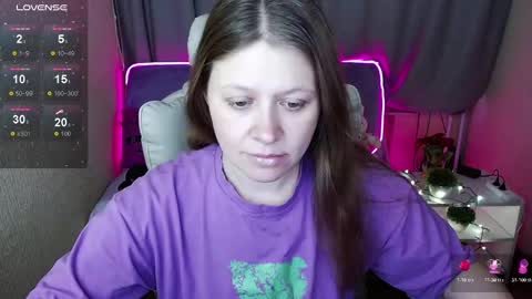 Snapshot of alekasamui chatting on 02-13-25, 04:43 Aleksa online show from 02-13-25, 04:43