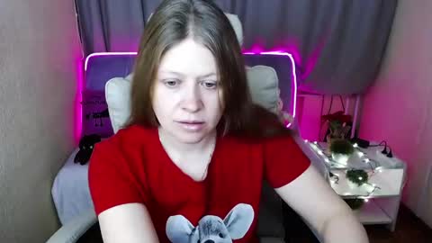 Snapshot of alekasamui chatting on 02-17-25, 01:47 Aleksa online show from 02-17-25, 01:47