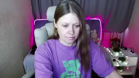 Snapshot of alekasamui chatting on 02-21-25, 05:02 Aleksa online show from 02-21-25, 05:02