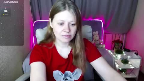 Snapshot of alekasamui chatting on 02-28-25, 10:28 Aleksa online show from 02-28-25, 10:28