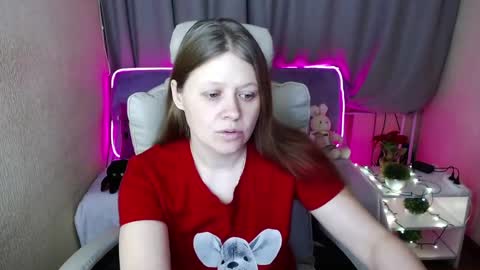 Snapshot of alekasamui chatting on 03-01-25, 01:32 Aleksa online show from 03-01-25, 01:32