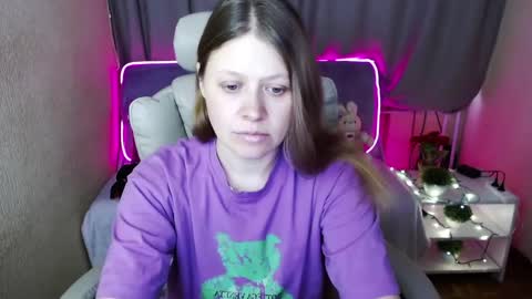 Snapshot of alekasamui chatting on 03-05-25, 04:34 Aleksa online show from 03-05-25, 04:34