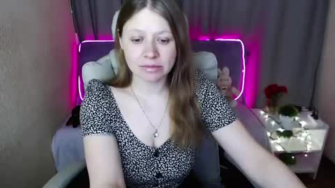 Snapshot of alekasamui chatting on 03-11-25, 01:26 Aleksa online show from 03-11-25, 01:26