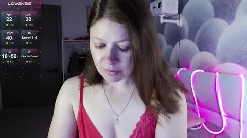 Snapshot of alekasamui chatting on 09-21-25, 09:05 Aleksa online show from 09-21-25, 09:05