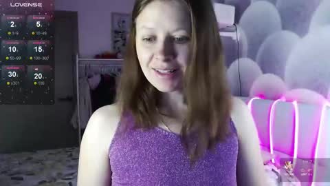 Snapshot of alekasamui chatting on 10-06-25, 10:51 Aleksa online show from 10-06-25, 10:51