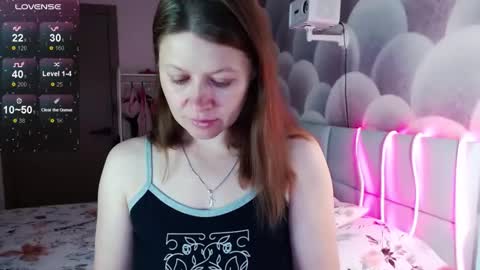 Snapshot of alekasamui chatting on 10-18-25, 10:54 Aleksa online show from 10-18-25, 10:54