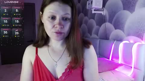 Snapshot of alekasamui chatting on 11-11-25, 10:10 Aleksa online show from 11-11-25, 10:10