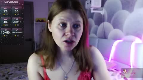 Snapshot of alekasamui chatting on 11-19-25, 01:27 Aleksa online show from 11-19-25, 01:27