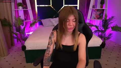 aleksaloree online show from 10-18-25, 08:15