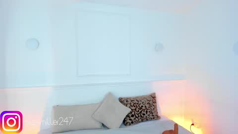 Snapshot of aleksandra_miller chatting on 03-10-25, 12:26 Aleksandra online show from 03-10-25, 12:26