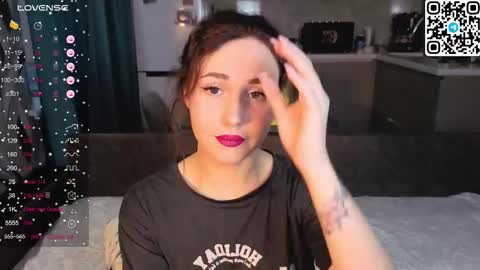 Snapshot of alena_mell chatting on 12-14-25, 08:52 Alenkaaa online show from 12-14-25, 08:52