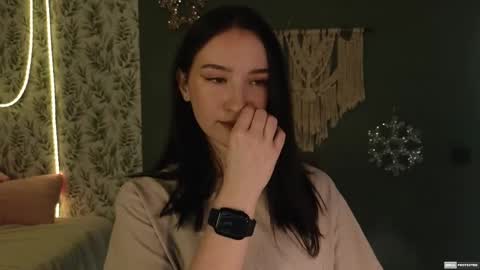 Snapshot of alena_navi chatting on 12-14-24, 01:38 Alena online show from 12-14-24, 01:38