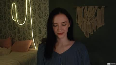 Snapshot of alena_navi chatting on 12-17-24, 12:01 Alena online show from 12-17-24, 12:01