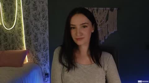 Snapshot of alena_navi chatting on 12-19-24, 09:28 Alena online show from 12-19-24, 09:28