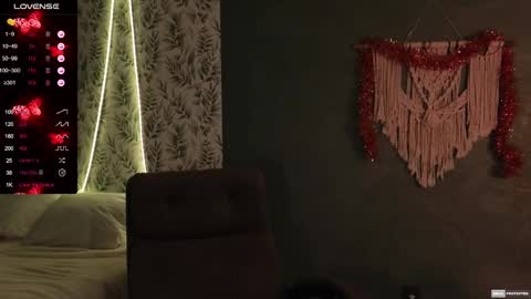 Snapshot of alena_navi chatting on 01-04-25, 07:02 Alena online show from 01-04-25, 07:02