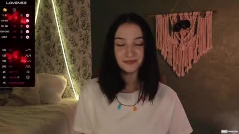 Snapshot of alena_navi chatting on 01-16-25, 05:23 Alena online show from 01-16-25, 05:23