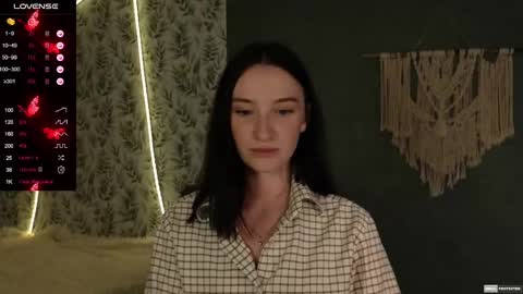 Snapshot of alena_navi chatting on 01-30-25, 03:44 Alena online show from 01-30-25, 03:44