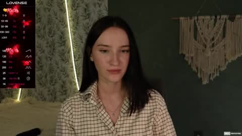 Snapshot of alena_navi chatting on 01-30-25, 06:46 Alena online show from 01-30-25, 06:46