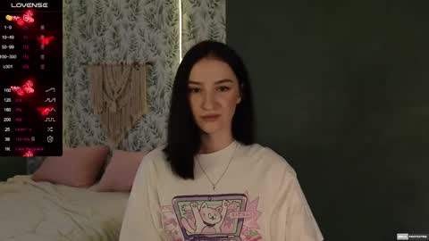 Snapshot of alena_navi chatting on 02-20-25, 02:24 Alena online show from 02-20-25, 02:24