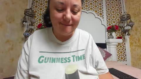 alesha_arabian_ online show from 12-18-25, 05:24