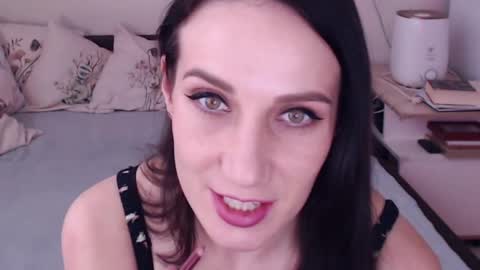 Snapshot of alessandra_foxy chatting on 02-15-25, 11:50 Sandra online show from 02-15-25, 11:50