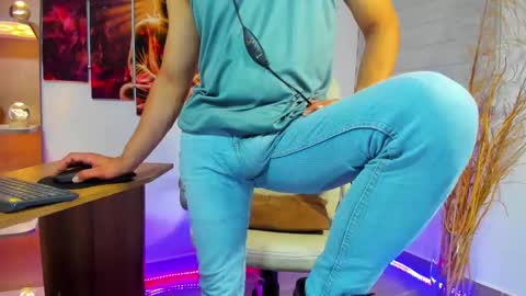 ALESSANDRO  WYE online show from 01-08-25, 08:27