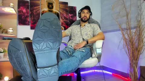 ALESSANDRO  WYE online show from 02-04-25, 01:56