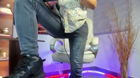 ALESSANDRO  WYE online show from 02-13-25, 12:24