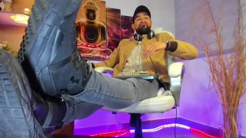 ALESSANDRO  WYE online show from 02-14-25, 04:15