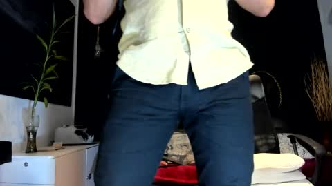 ALESSANDRO  WYE online show from 10-29-25, 05:10