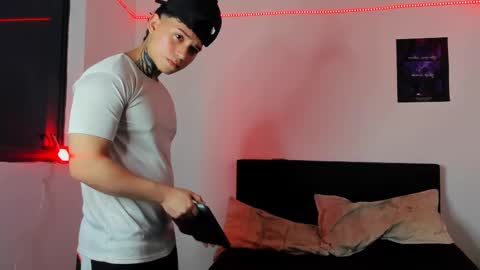 Alessandro online show from 02-13-25, 03:07