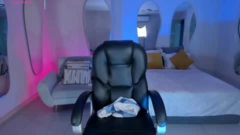 Snapshot of alessaromero chatting on 12-22-25, 07:44 ALESSA ROMERO online show from 12-22-25, 07:44