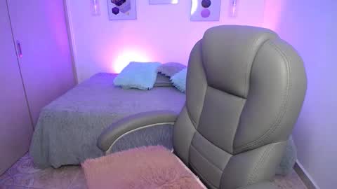 Snapshot of alessia_rouse chatting on 01-13-26, 10:26 alessia_rouse online show from 01-13-26, 10:26