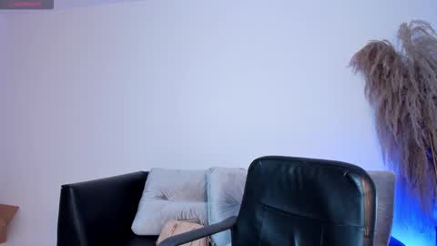 Alessia  Everyday From 0530 to 1430 Col Time online show from 12-02-25, 11:48