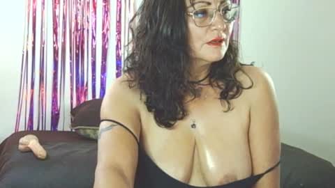 Snapshot of alessiabobs chatting on 02-22-25, 01:44 Allesiaboobs online show from 02-22-25, 01:44