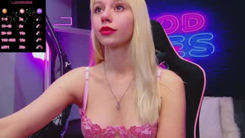 Snapshot of alessiacroft chatting on 11-18-25, 05:12 alessiacroft online show from 11-18-25, 05:12