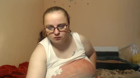 Snapshot of alessianeyl chatting on 06-13-26, 02:42 Alessia online show from 06-13-26, 02:42