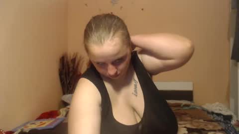 Snapshot of alessianeyl chatting on 07-14-26, 02:05 Alessia online show from 07-14-26, 02:05
