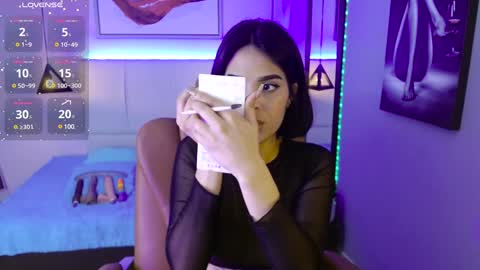 Snapshot of alessiaval chatting on 01-25-25, 12:37 Valery online show from 01-25-25, 12:37