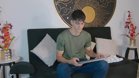 Alessio online show from 11-12-25, 12:38