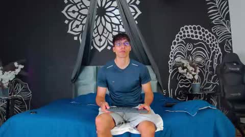 Alessio online show from 12-21-25, 01:18